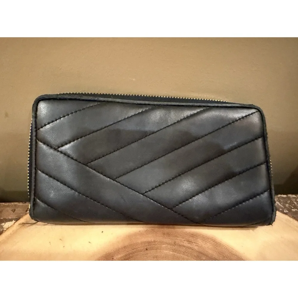 Tory Burch Black Kira Chevron‎ Zip Continental Wallet/Card Holder Long